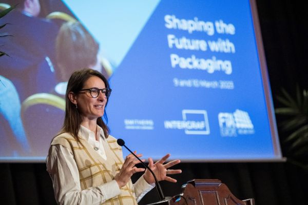 ShapingPackaging23 Maja Desgrees Du Lou
